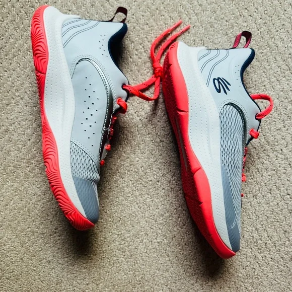 Under Armour (Curry) X DVNLLN unisex size 6.5 brand new sneakers in box. - Picture 4 of 7